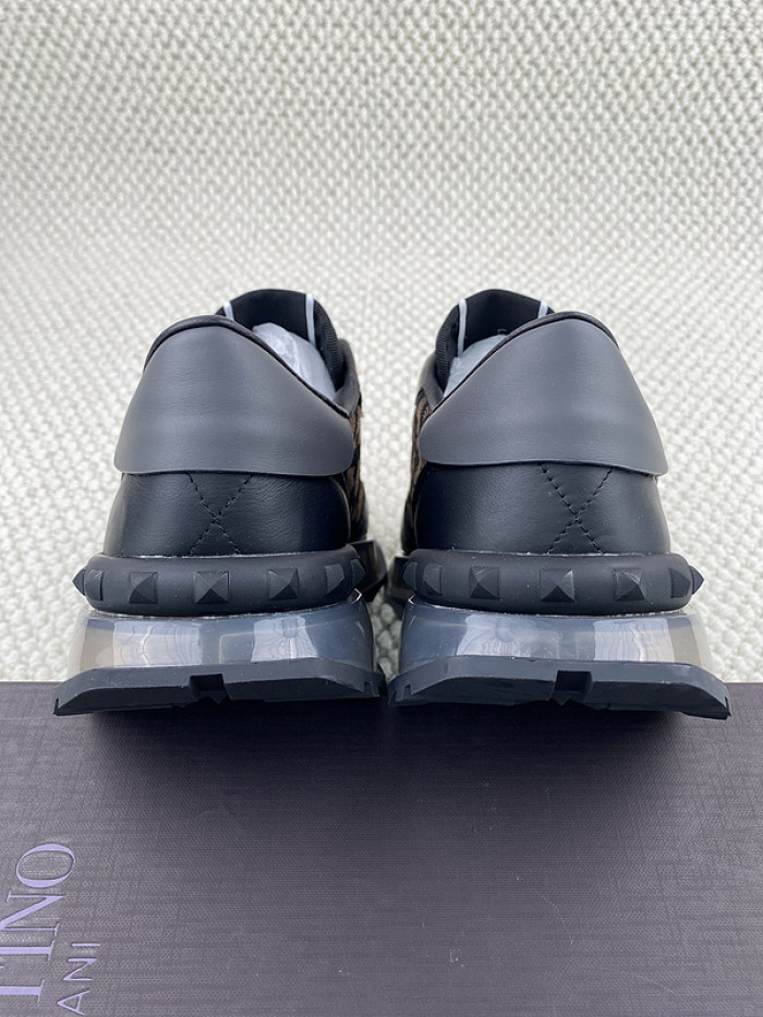 Va1e*ntin0 garavani sneaker