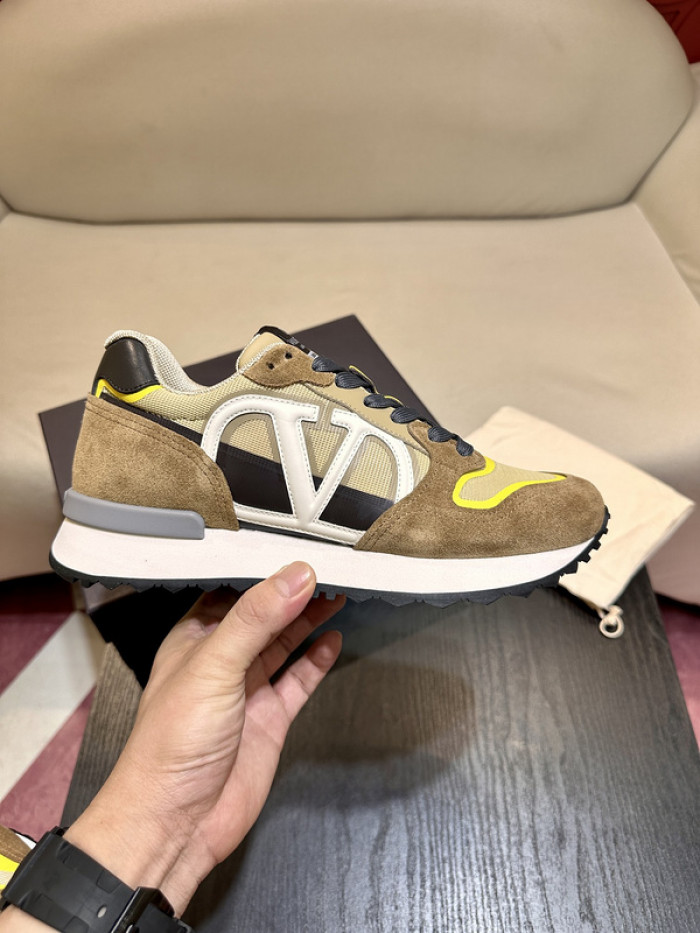 Va1e*ntin0 garavani sneaker