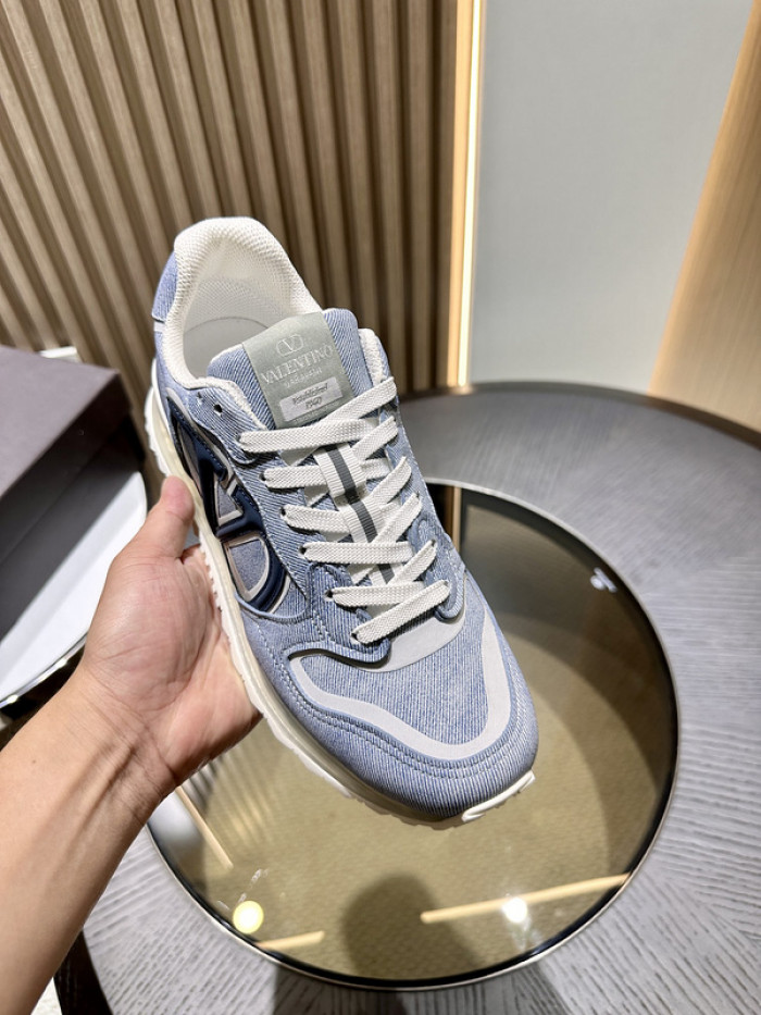 Va1e*ntin0 garavani sneaker