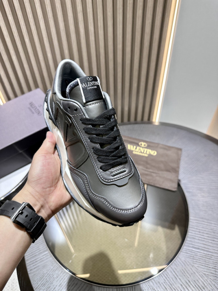 Va1e*ntin0 garavani sneaker