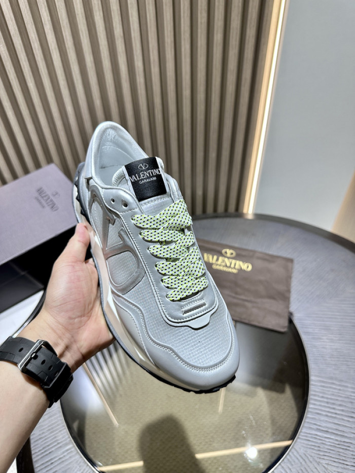 Va1e*ntin0 garavani sneaker