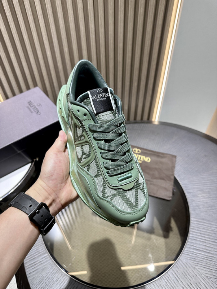 Va1e*ntin0 garavani sneaker