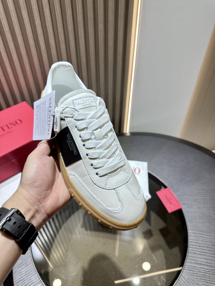 Va1e*ntin0 garavani sneaker