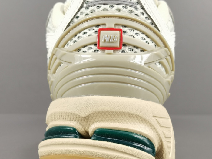new Ba1an*e 1906r "white & green" m1906rq