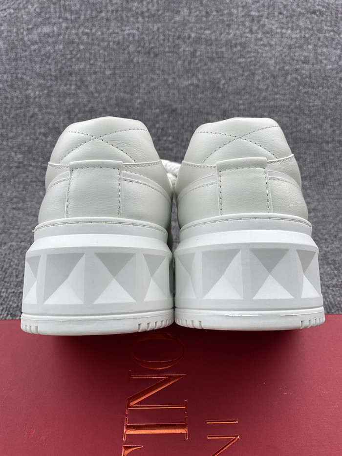 Va1e*ntin0 garavani sneaker