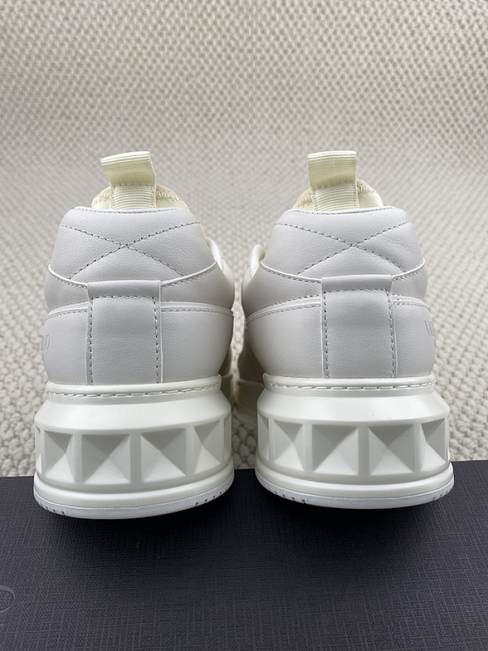 Va1e*ntin0 garavani sneaker