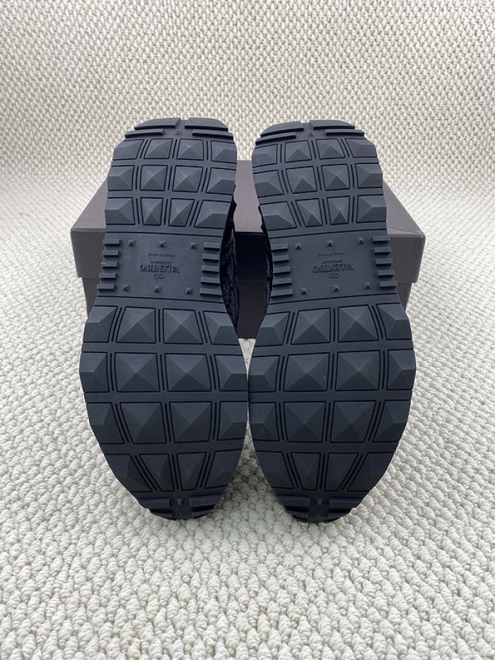 Va1e*ntin0 garavani sneaker