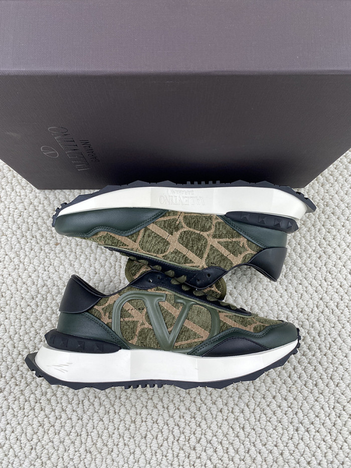 Va1e*ntin0 garavani sneaker
