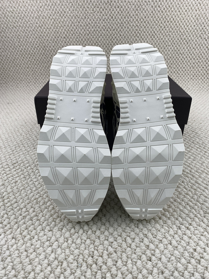 Va1e*ntin0 garavani sneaker