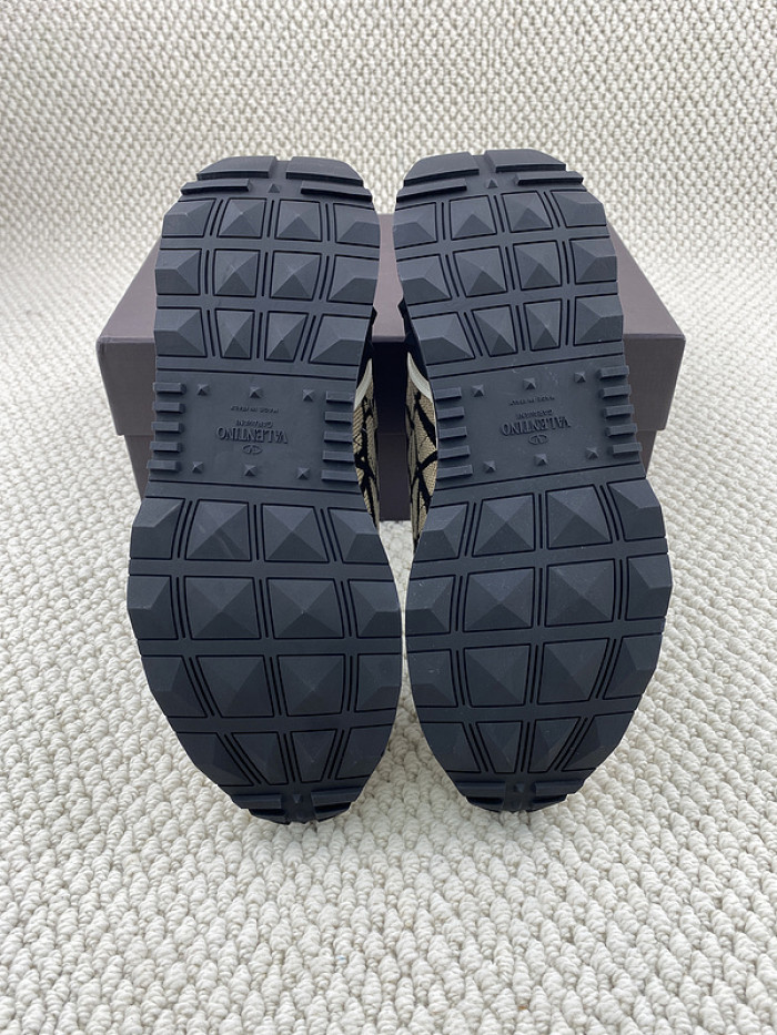 Va1e*ntin0 garavani sneaker