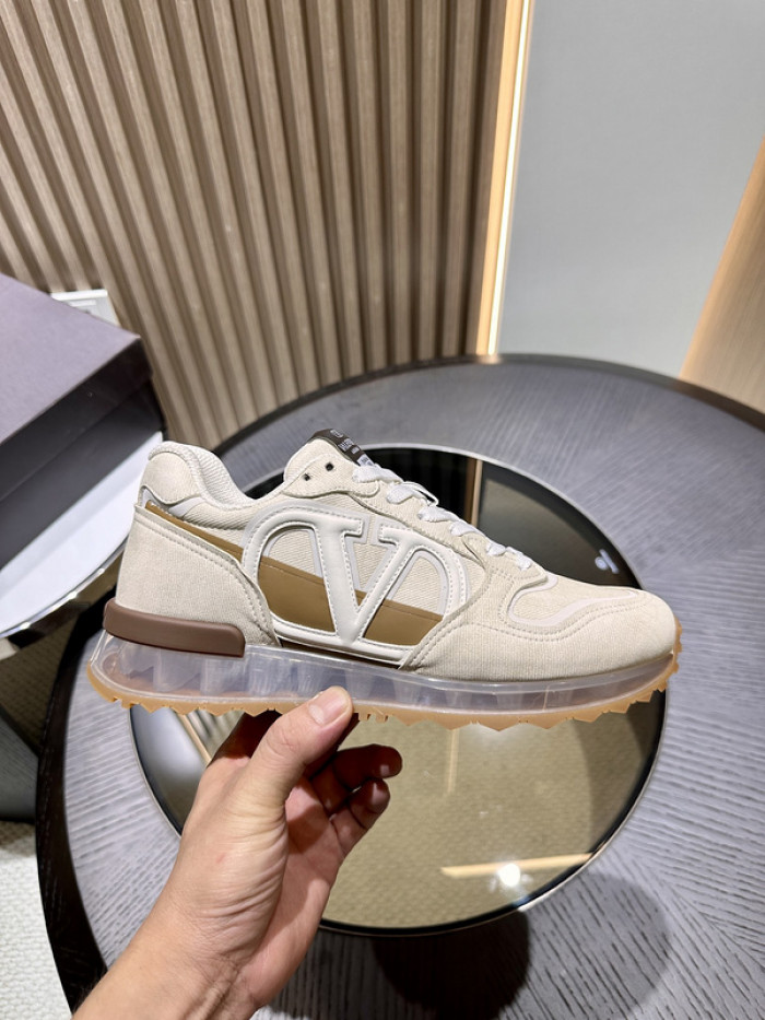 Va1e*ntin0 garavani sneaker