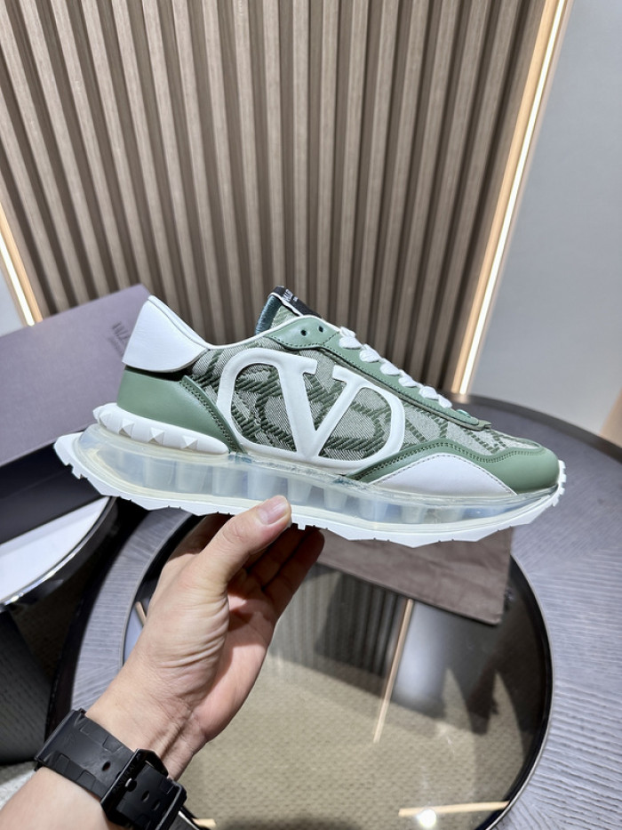 Va1e*ntin0 garavani sneaker