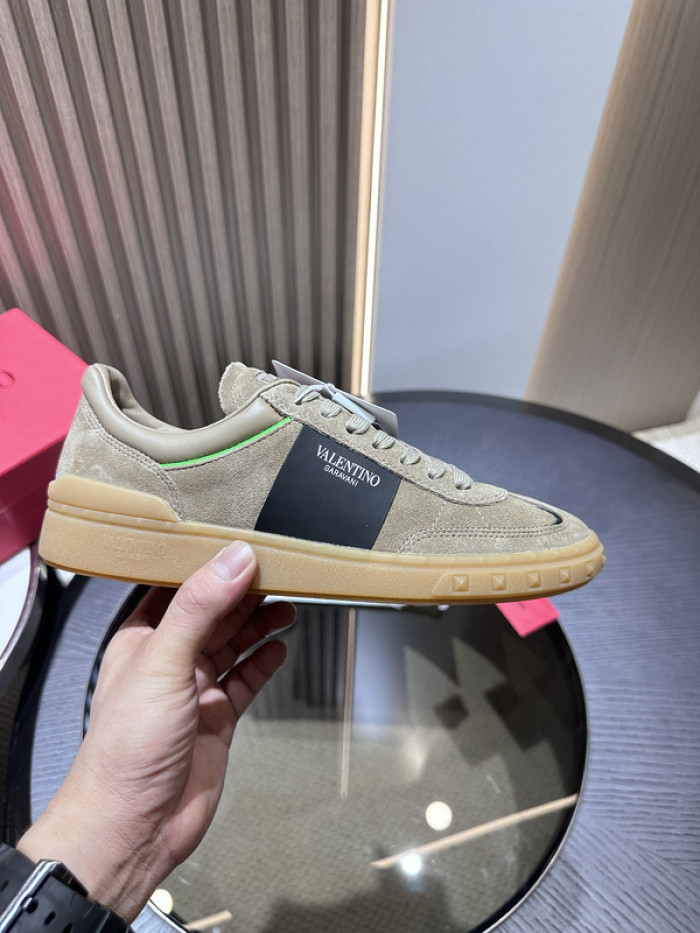 Va1e*ntin0 garavani sneaker
