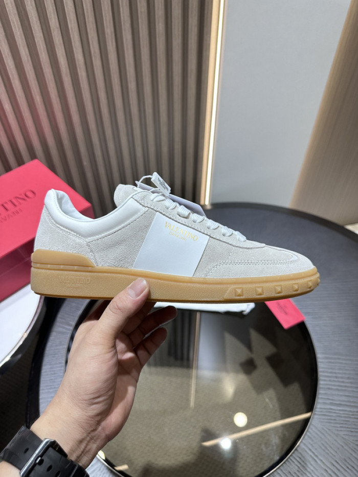 Va1e*ntin0 garavani sneaker