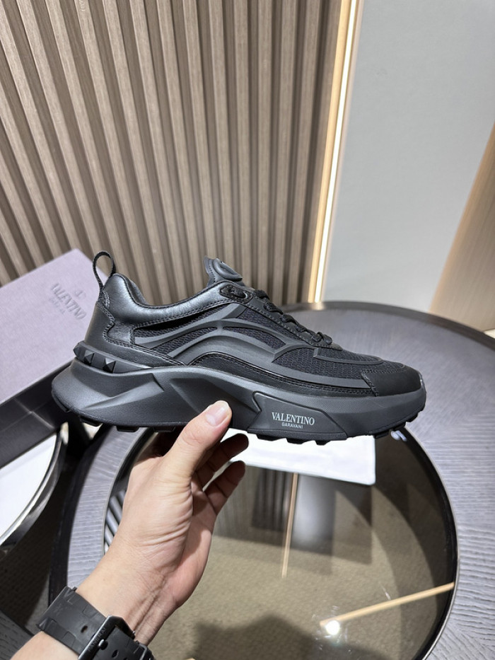 Va1e*ntin0 garavani sneaker