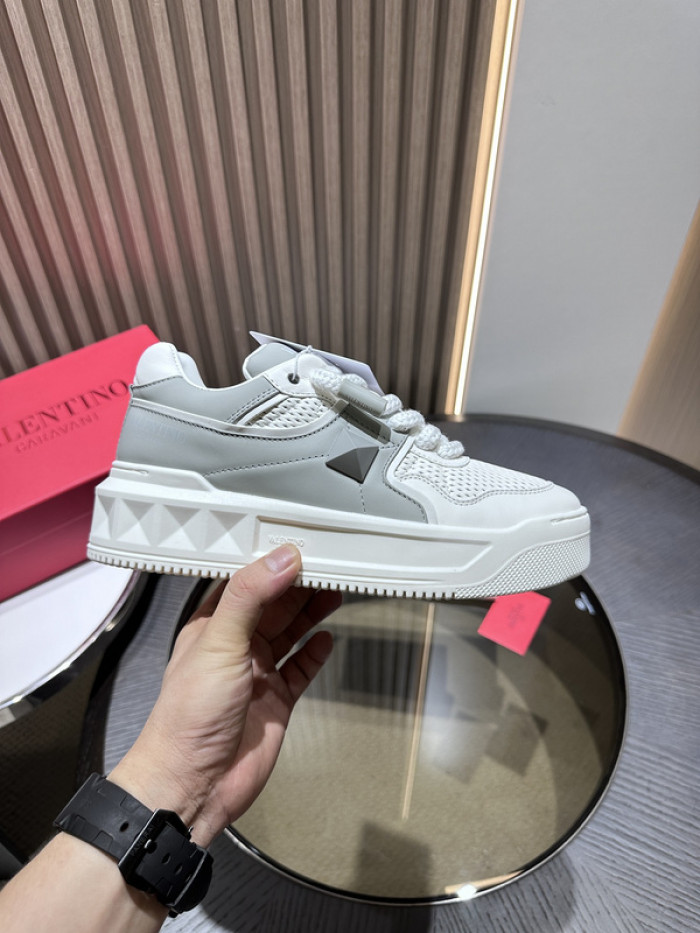 Va1e*ntin0 garavani sneaker