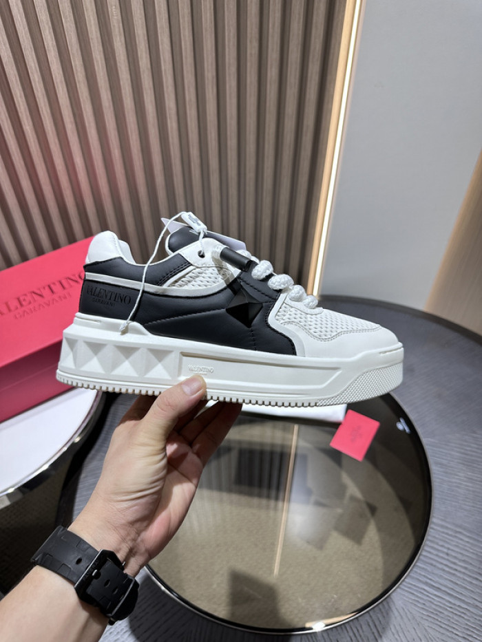 Va1e*ntin0 garavani sneaker