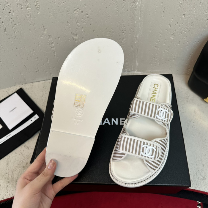 CN Slide Sandal