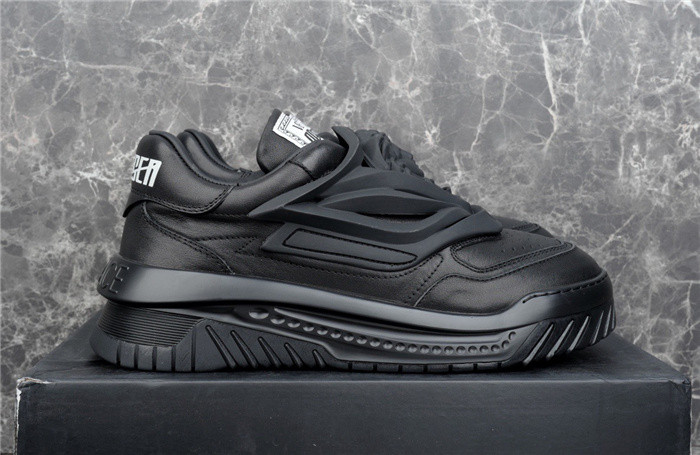 VRCE Sneaker