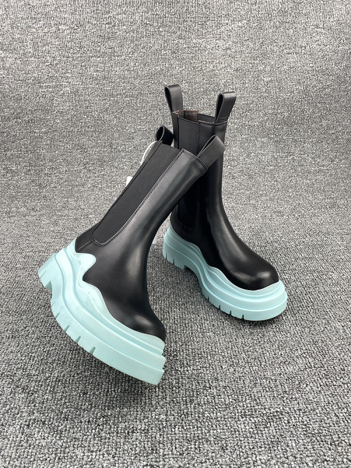 Bo*te*ga ve*ne*ta chelsea tire leather high boot