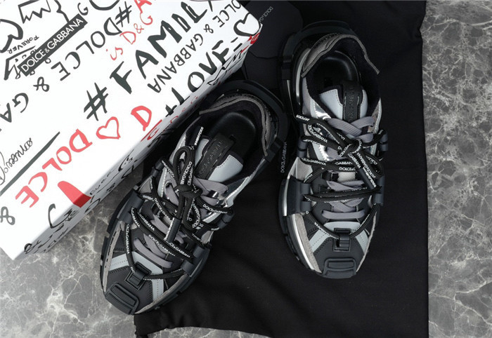 DG SNEAKER