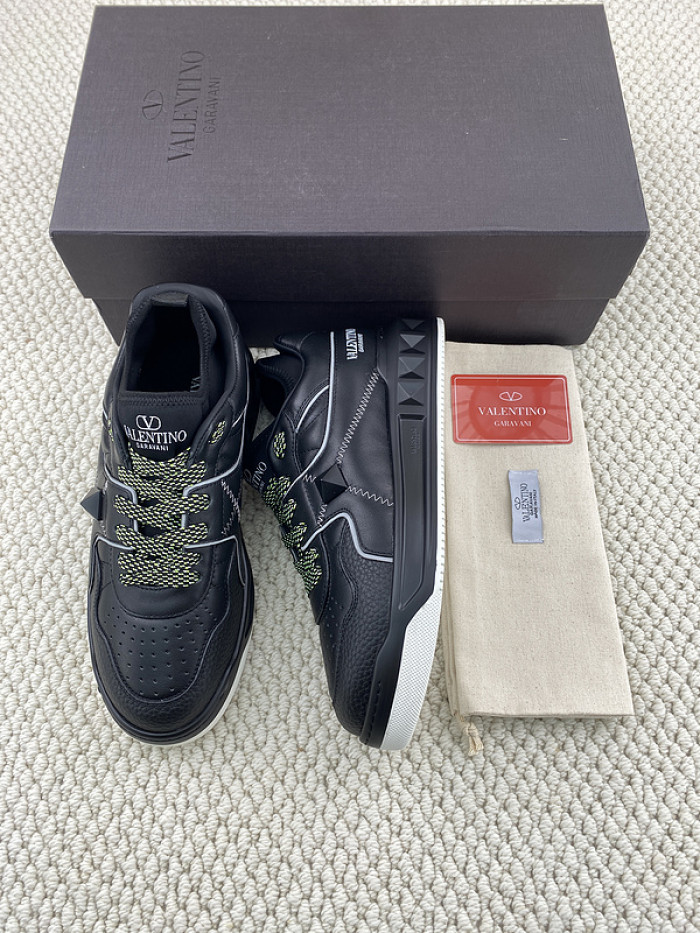 Va1e*ntin0 garavani sneaker
