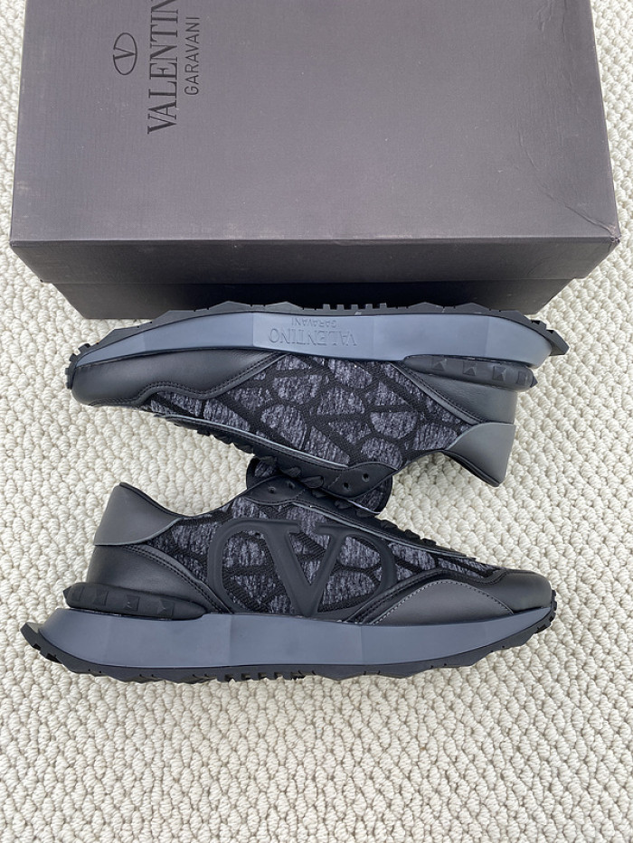 Va1e*ntin0 garavani sneaker