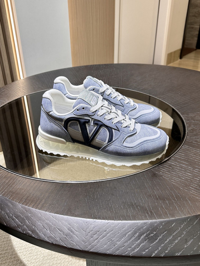 Va1e*ntin0 garavani sneaker