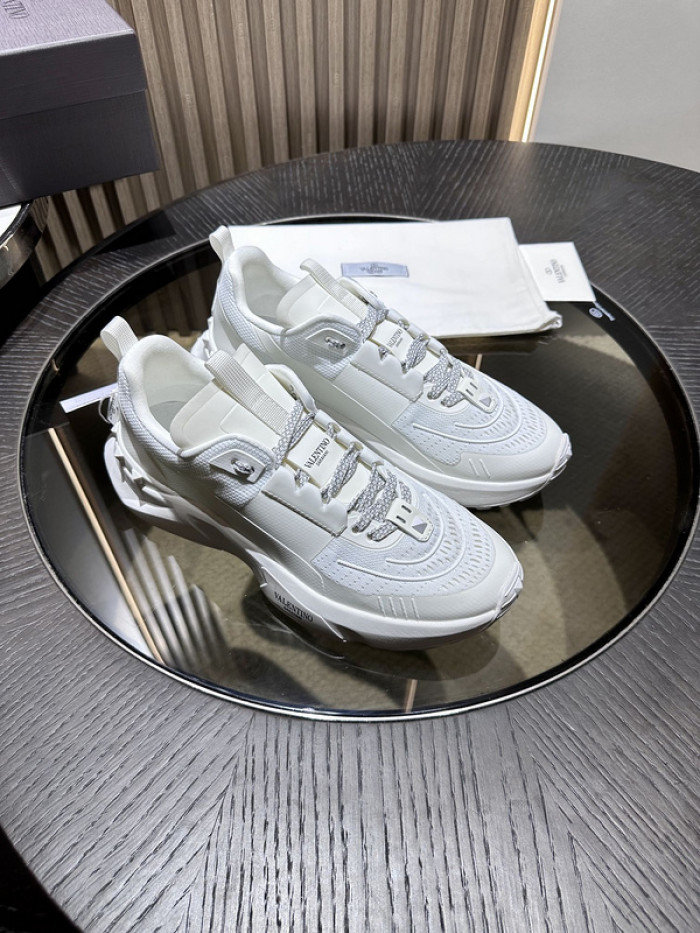 Va1e*ntin0 garavani sneaker