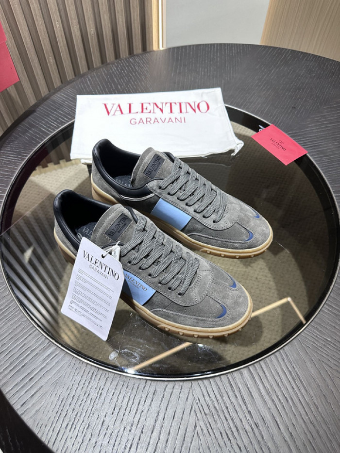 Va1e*ntin0 garavani sneaker