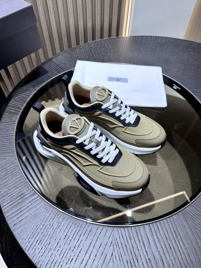 Va1e*ntin0 garavani sneaker