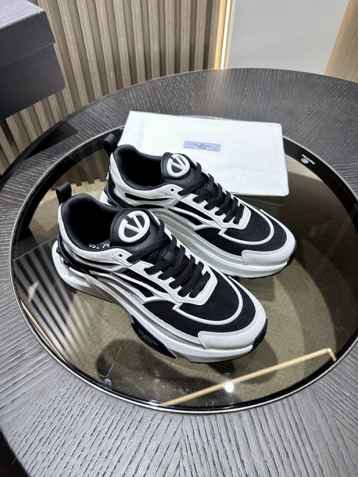Va1e*ntin0 garavani sneaker