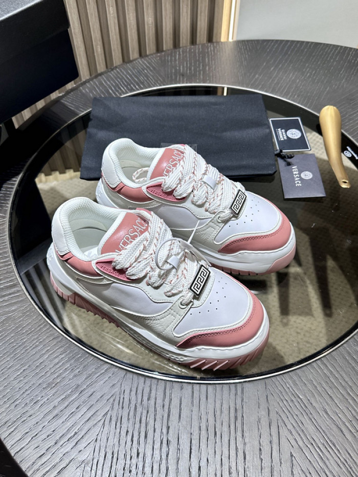 Va1e*ntin0 garavani sneaker