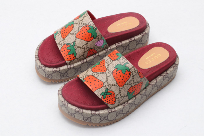 GCI GG Slide Sandal