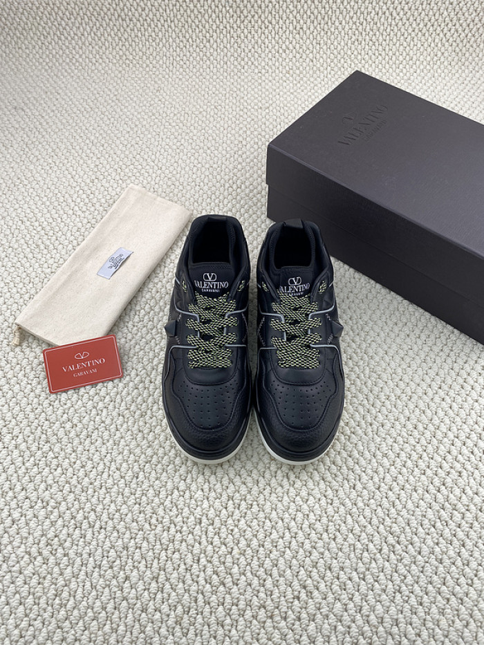 Va1e*ntin0 garavani sneaker