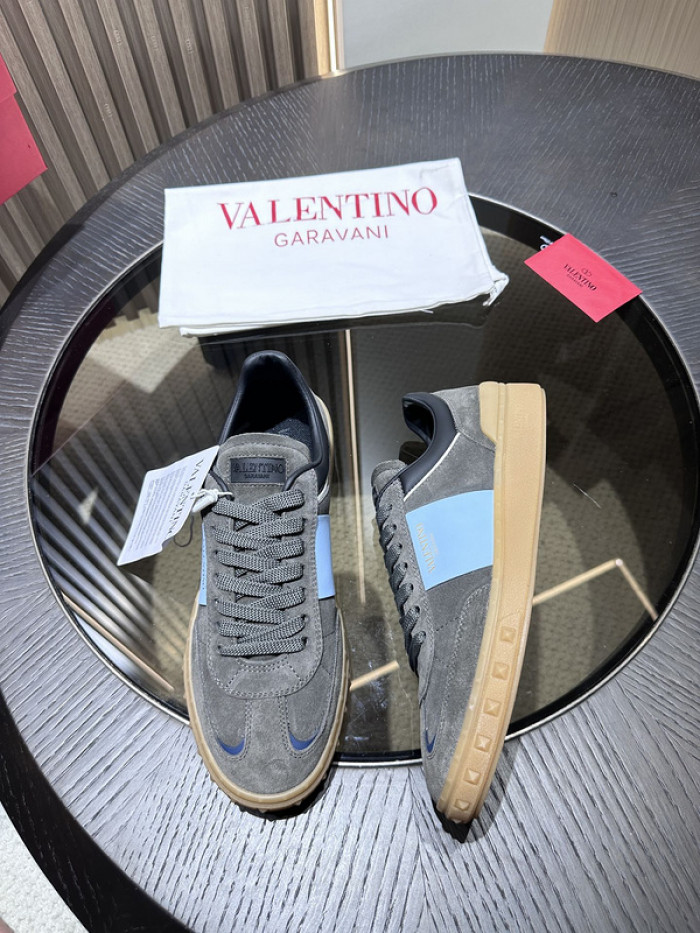 Va1e*ntin0 garavani sneaker