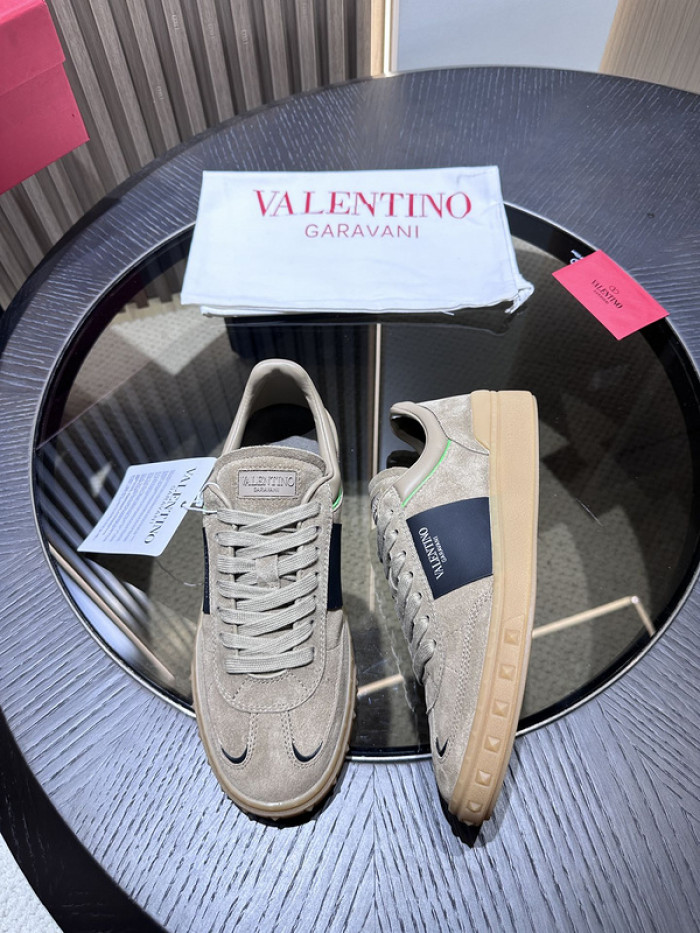 Va1e*ntin0 garavani sneaker