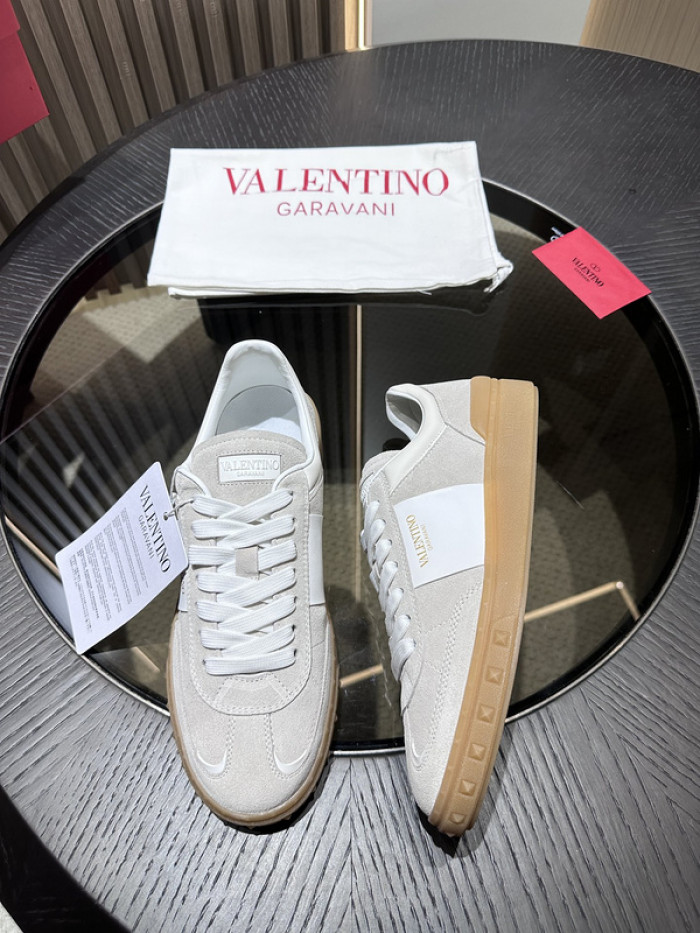 Va1e*ntin0 garavani sneaker