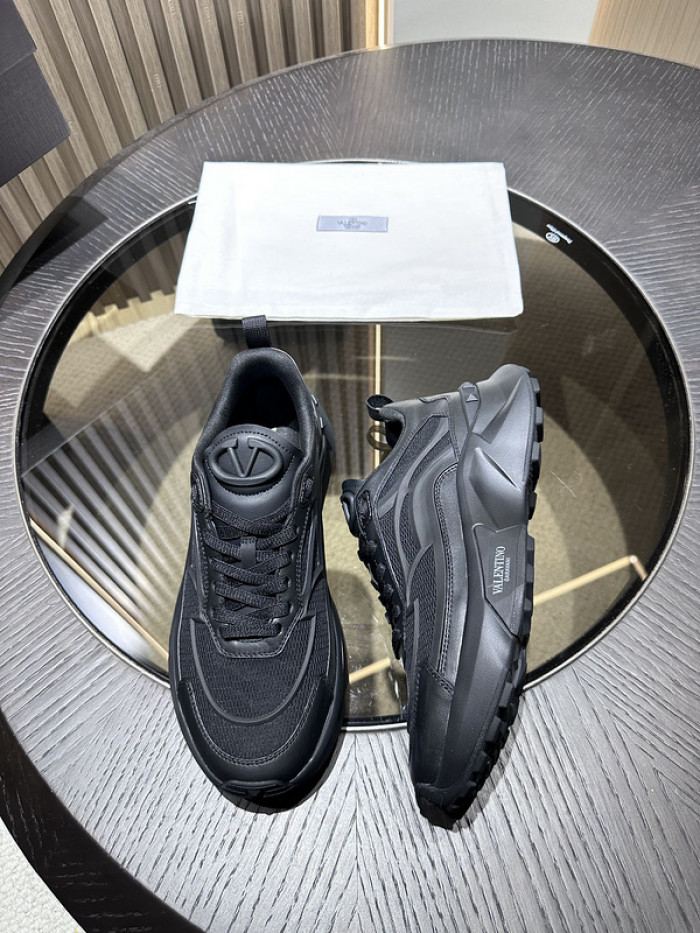 Va1e*ntin0 garavani sneaker