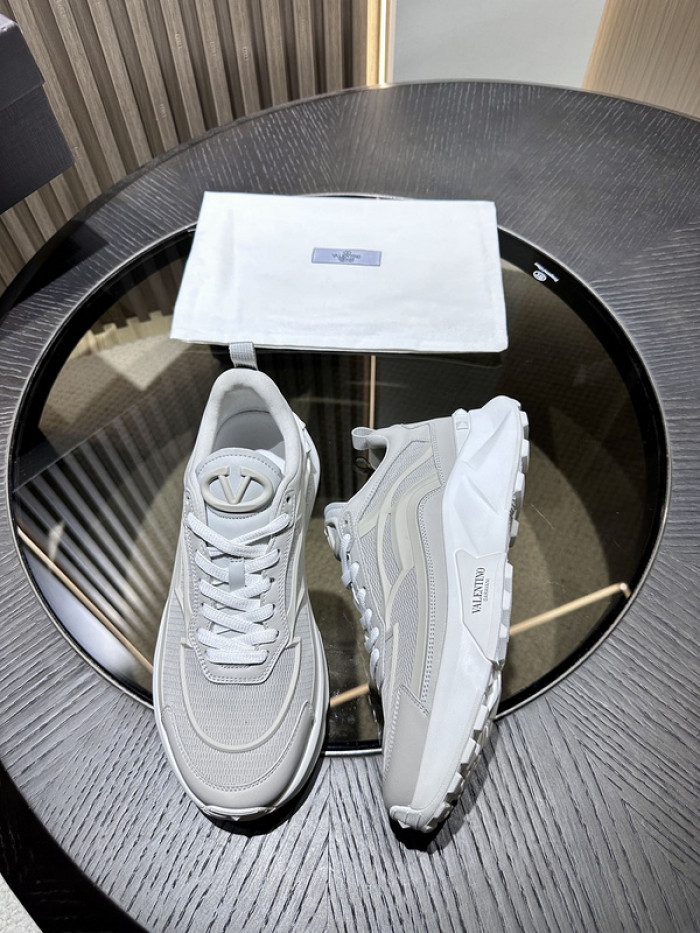 Va1e*ntin0 garavani sneaker