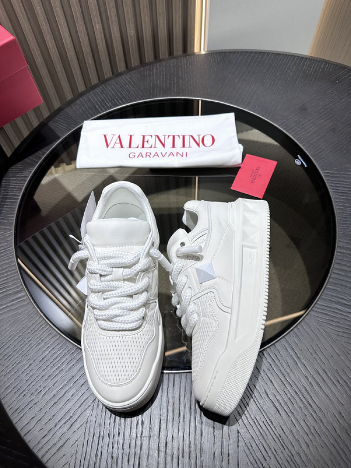 Va1e*ntin0 garavani sneaker