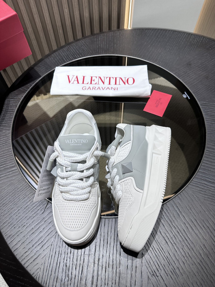 Va1e*ntin0 garavani sneaker