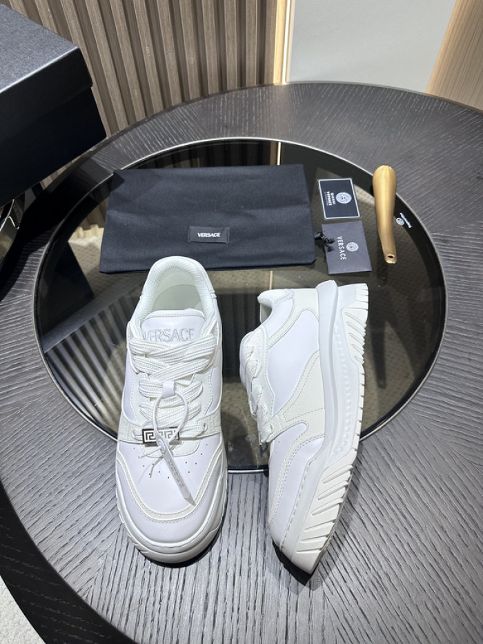 Va1e*ntin0 garavani sneaker