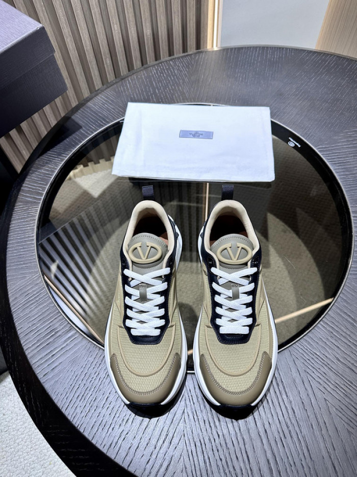 Va1e*ntin0 garavani sneaker