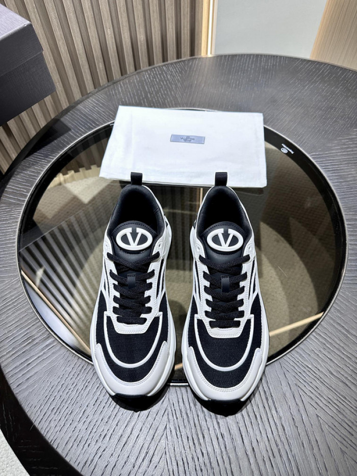 Va1e*ntin0 garavani sneaker