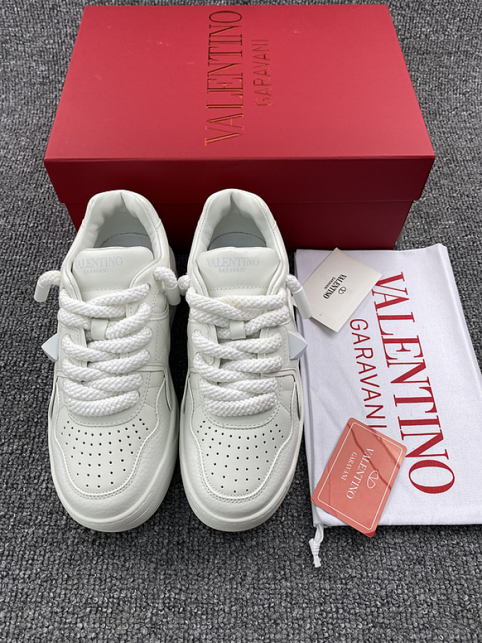 Va1e*ntin0 garavani sneaker