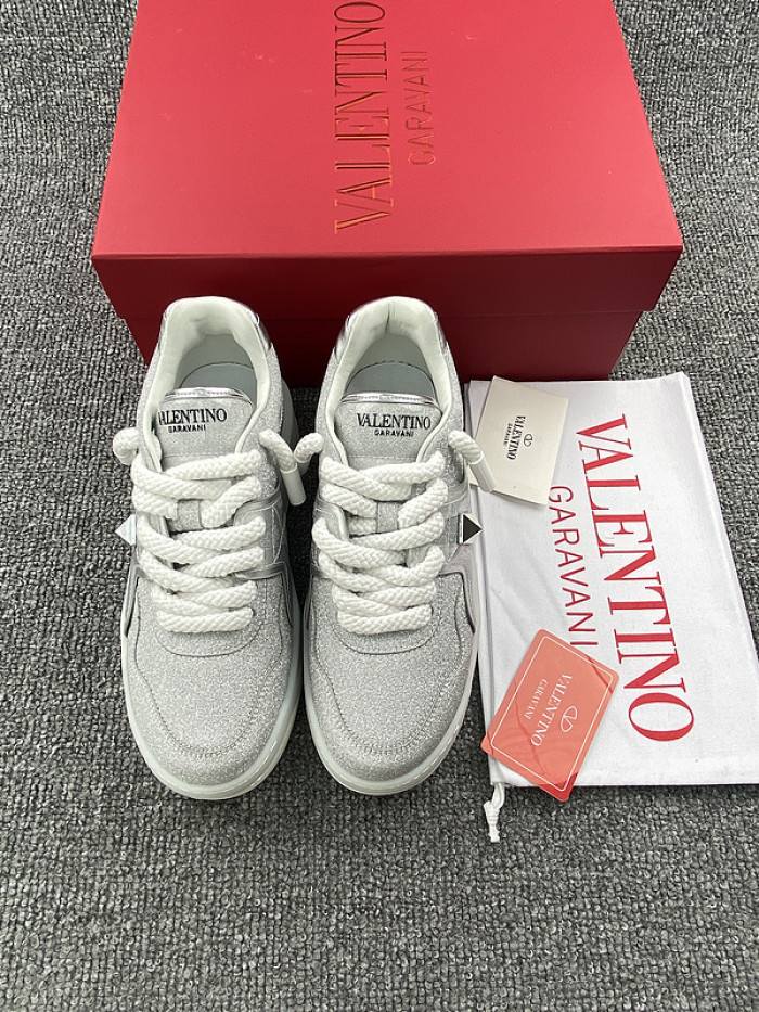Va1e*ntin0 garavani sneaker