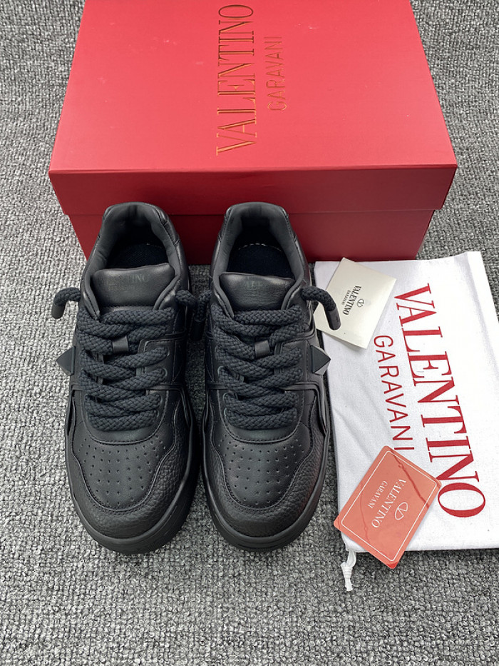 Va1e*ntin0 garavani sneaker