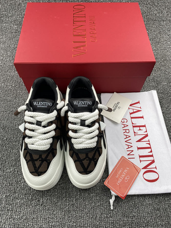 Va1e*ntin0 garavani sneaker