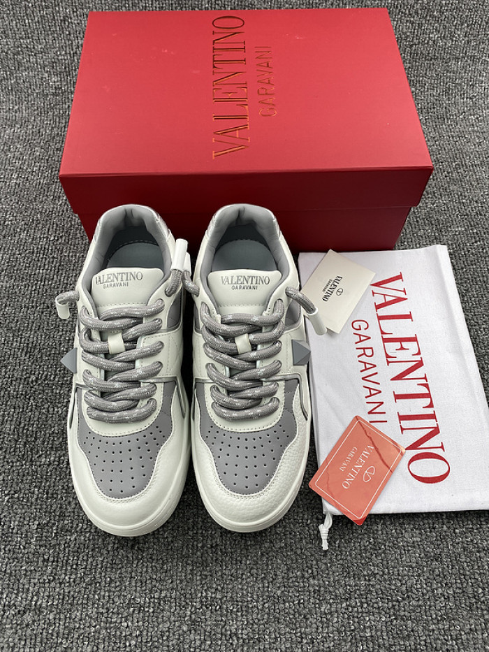 Va1e*ntin0 garavani sneaker